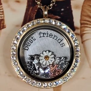 Origami Owl Best Friends Large Locket in Gold